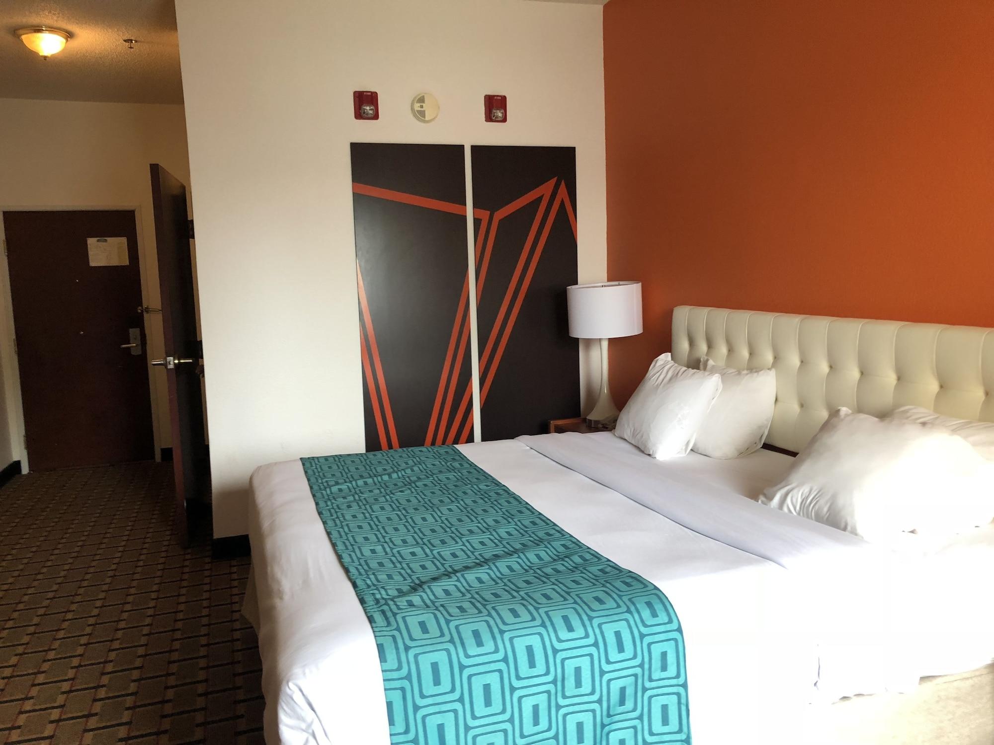 לואיוויל Howard Johnson By Wyndham Airport מראה חיצוני תמונה