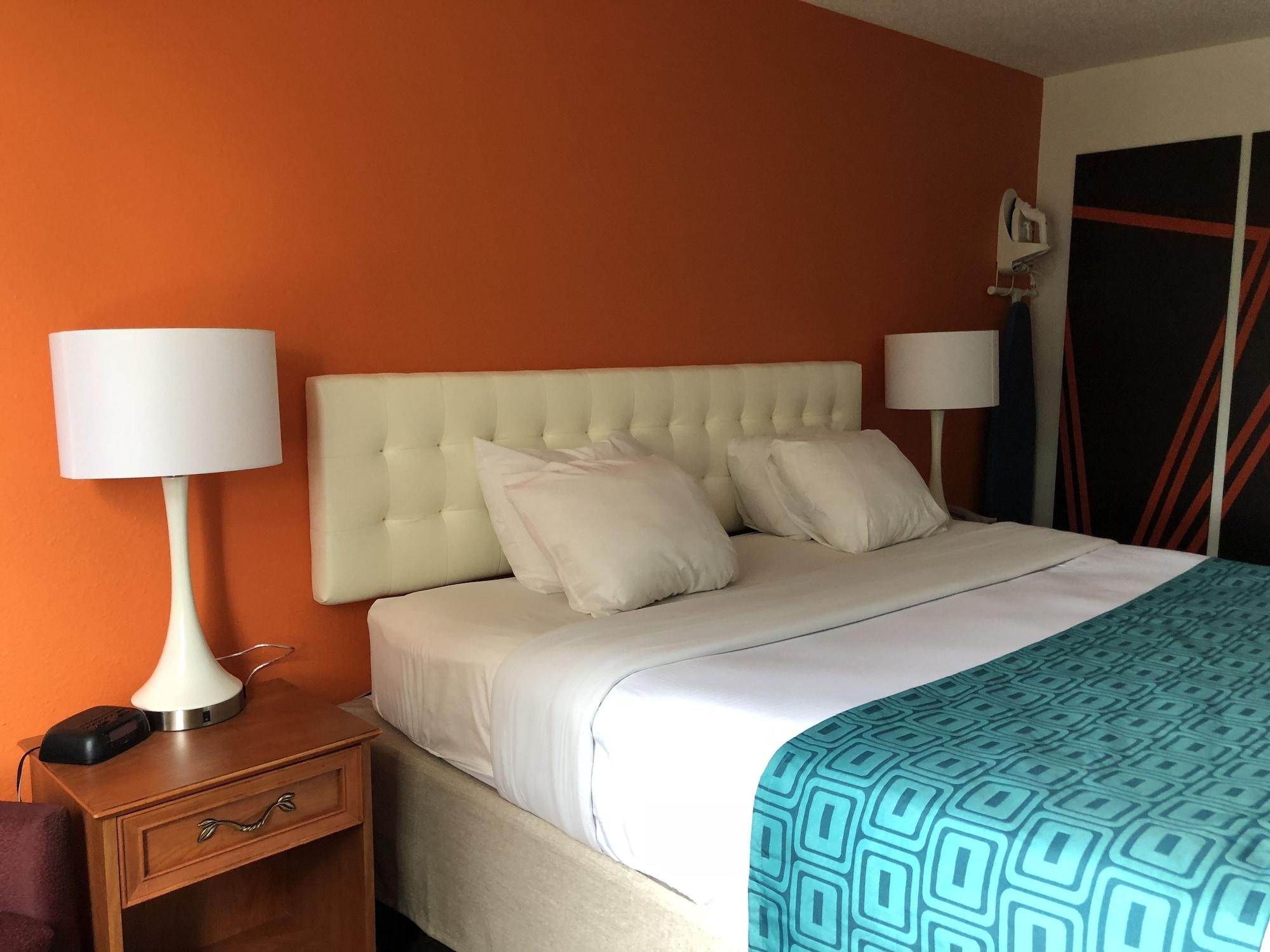 לואיוויל Howard Johnson By Wyndham Airport מראה חיצוני תמונה