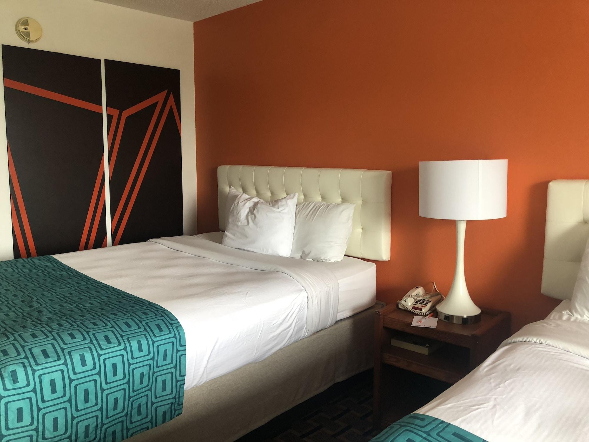 לואיוויל Howard Johnson By Wyndham Airport מראה חיצוני תמונה