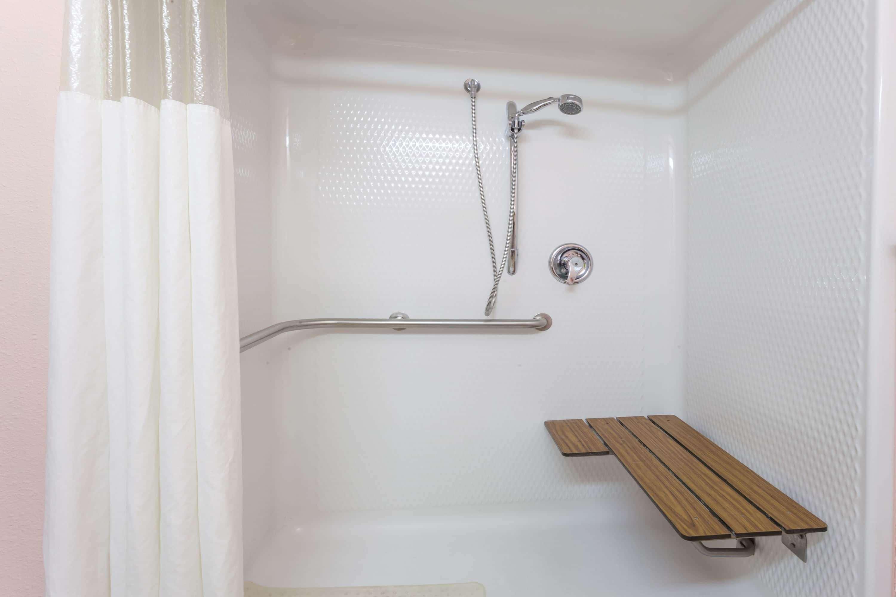 לואיוויל Howard Johnson By Wyndham Airport מראה חיצוני תמונה