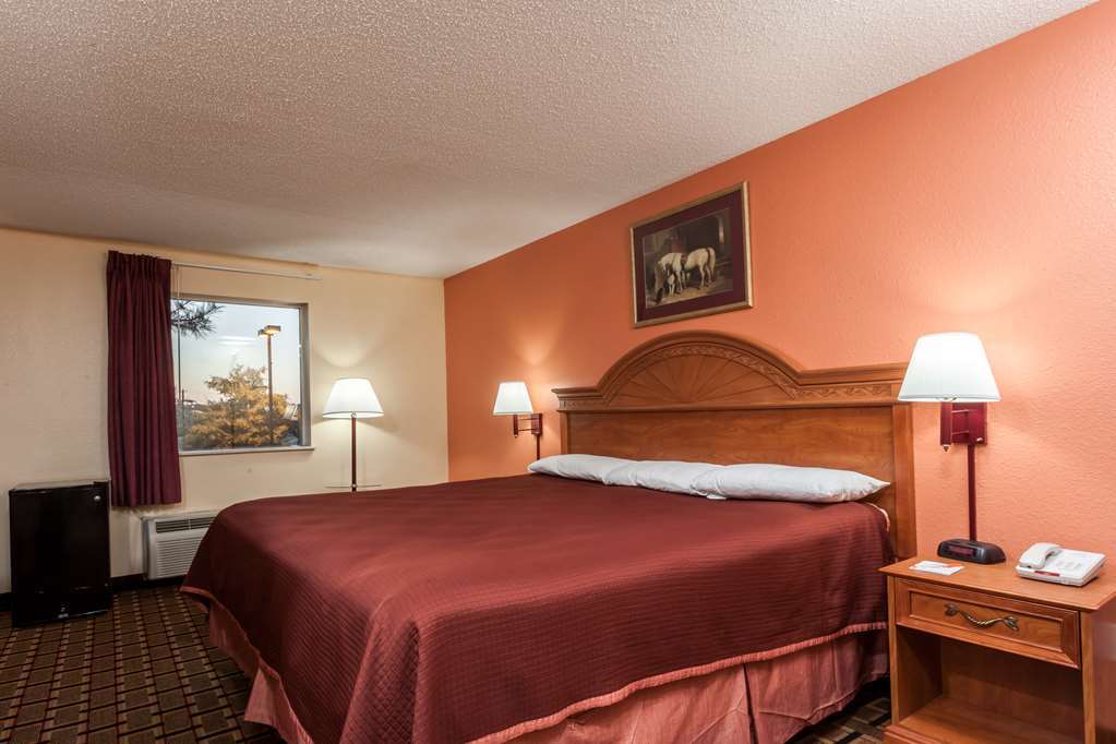 לואיוויל Howard Johnson By Wyndham Airport חדר תמונה