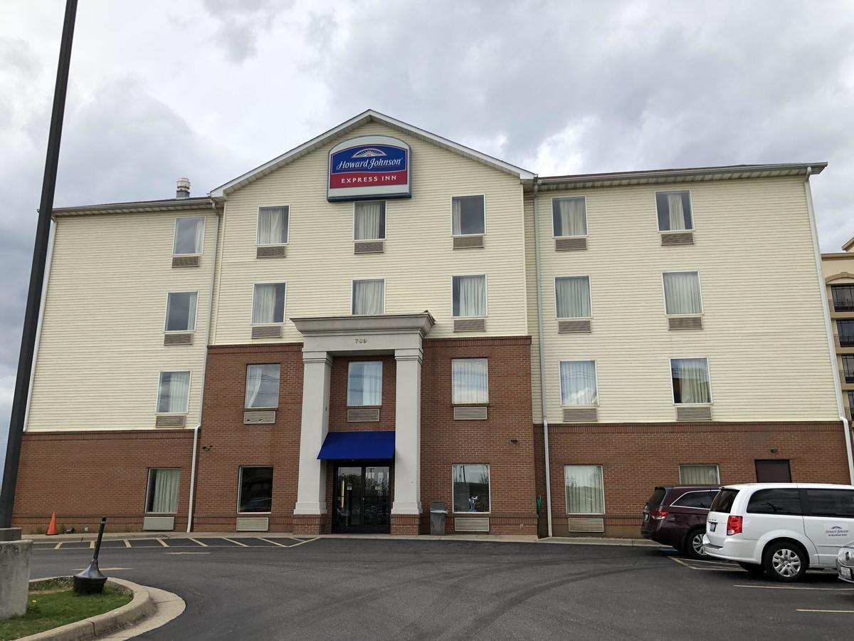 לואיוויל Howard Johnson By Wyndham Airport מראה חיצוני תמונה